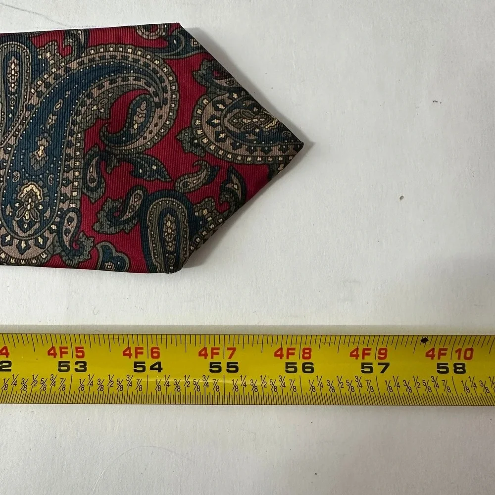 Mario Valentino Mens Paisley Silk Tie Preppy Ivy League Corporate Academia